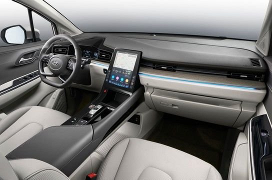 Hyundai CUSTIN, Информационно-развлекательная система